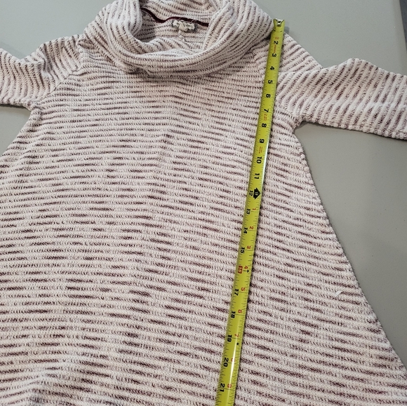 Eyeshadow Turtleneck sweater - Picture 6 of 6